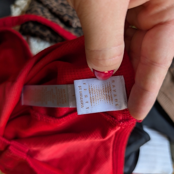 2/$10 Savage X Fenty Scarlet Scoop Neck Tank - Picture 8 of 8